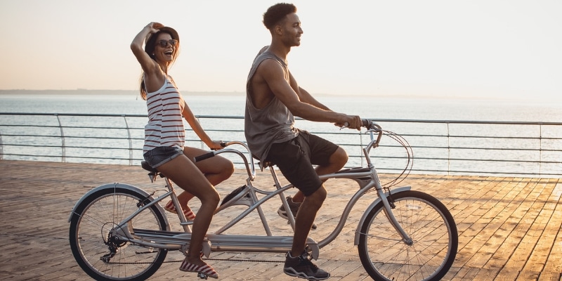 cute date ideas for couples riding bike